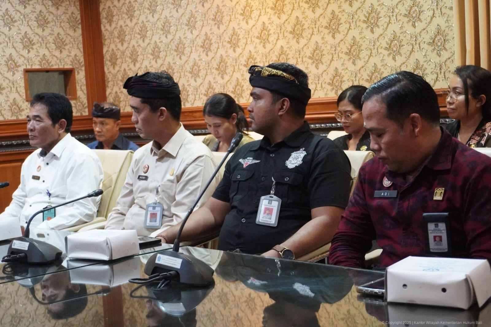 Komitmen_Kanwil_Kemenkum_Bali_Wujudkan_Layanan_Hukum_Inklusif_bagi_Masyarakat_Denpasar5.jpg