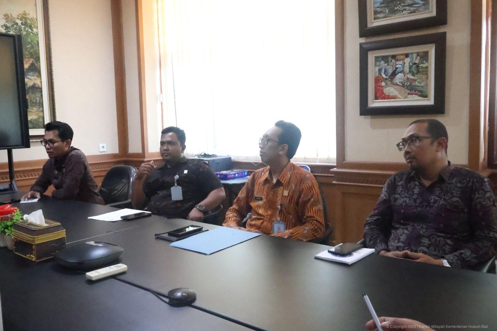 kerja-sama-akademik-perkuat-kajian-hukum-kanwil-kemenkum-bali-terima-peneliti-udayana5.jpg